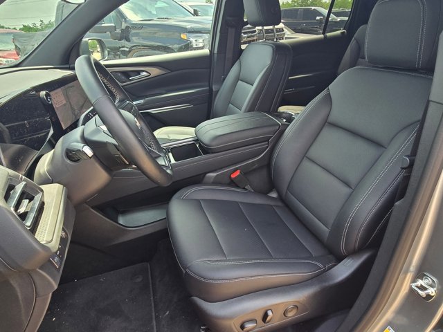 Used 2026 Chevrolet Traverse LT FWD image 18