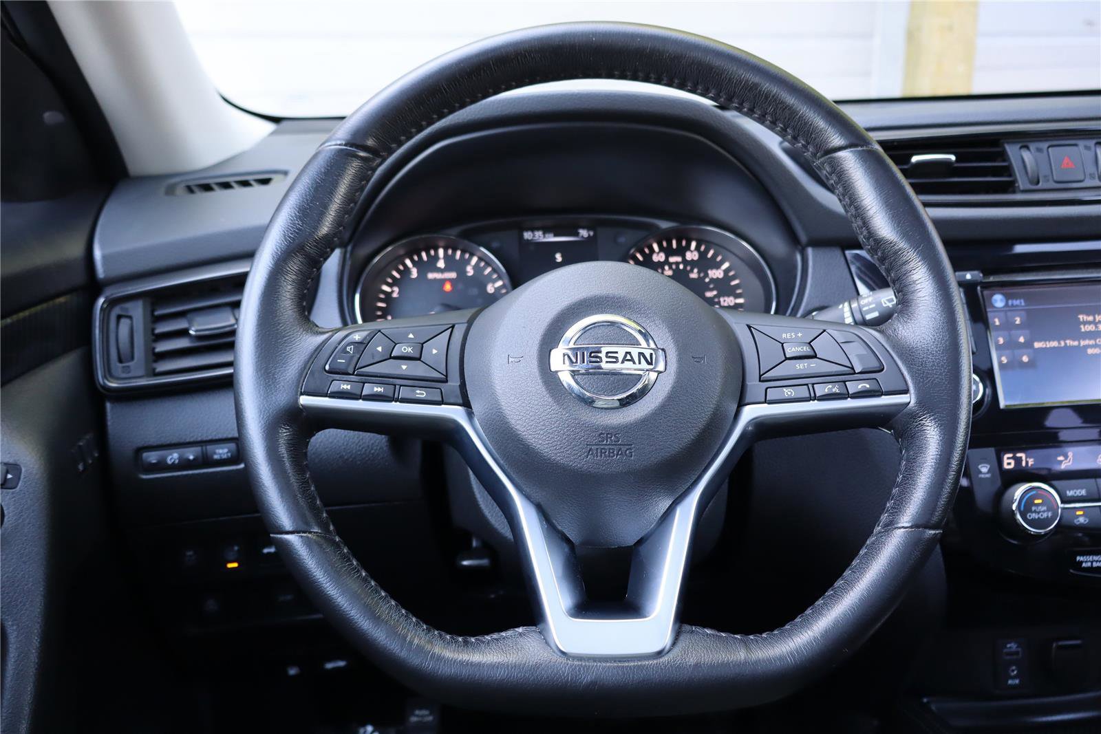 Used 2017 Nissan Rogue SL w/ SL Premium Package image 15