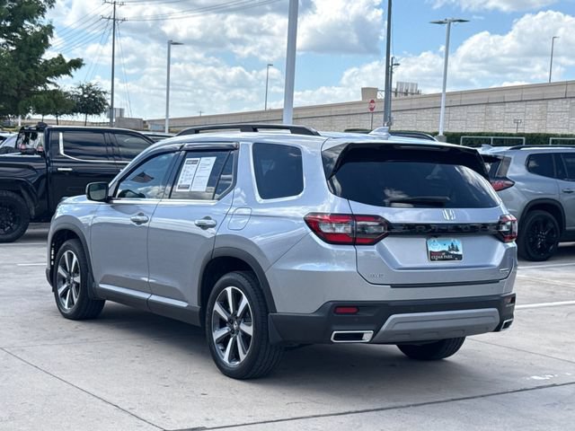 Used 2025 Honda Pilot Touring image 9