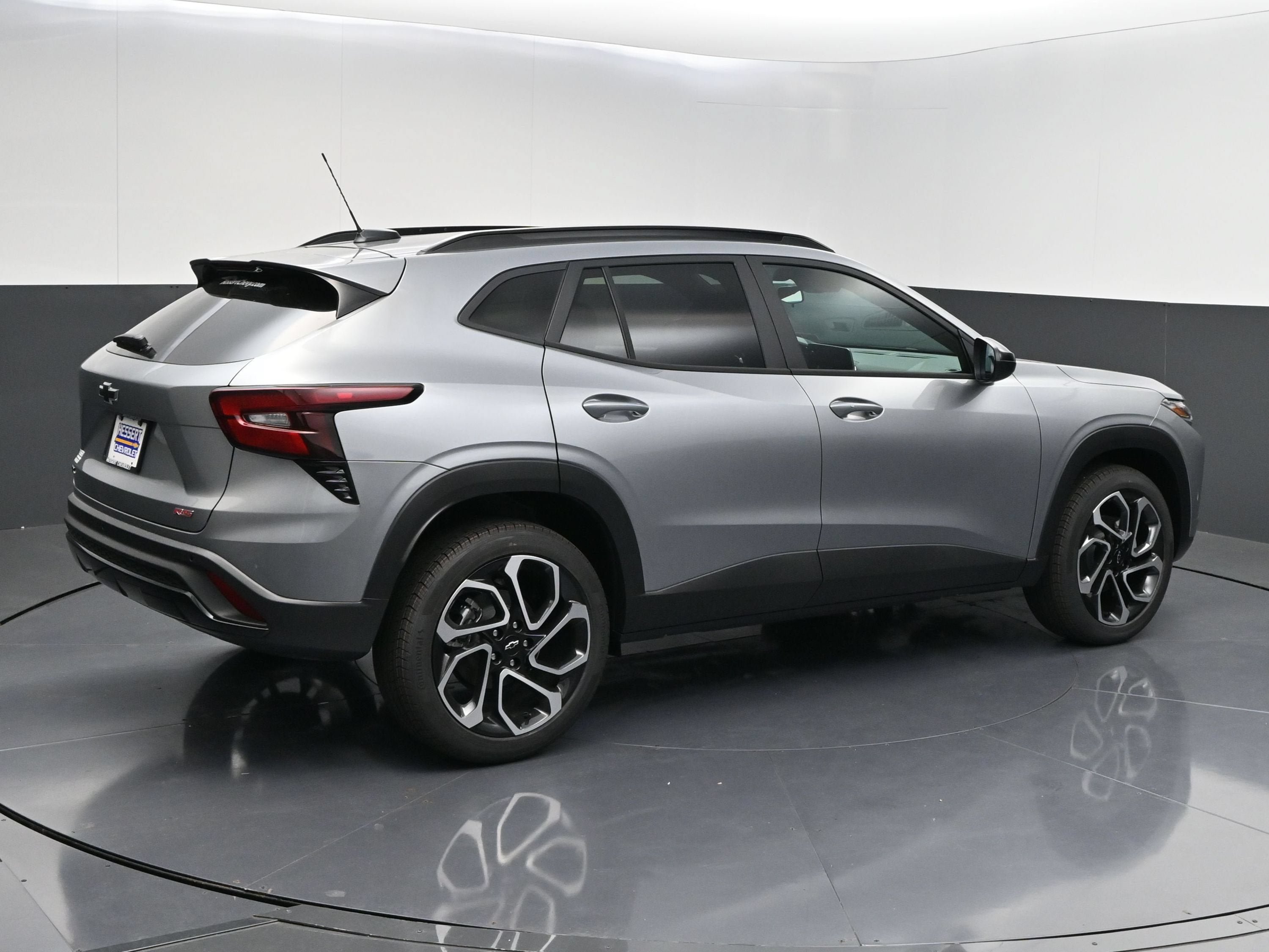New 2026 Chevrolet Trax RS w/ Sunroof Package FWD image 8