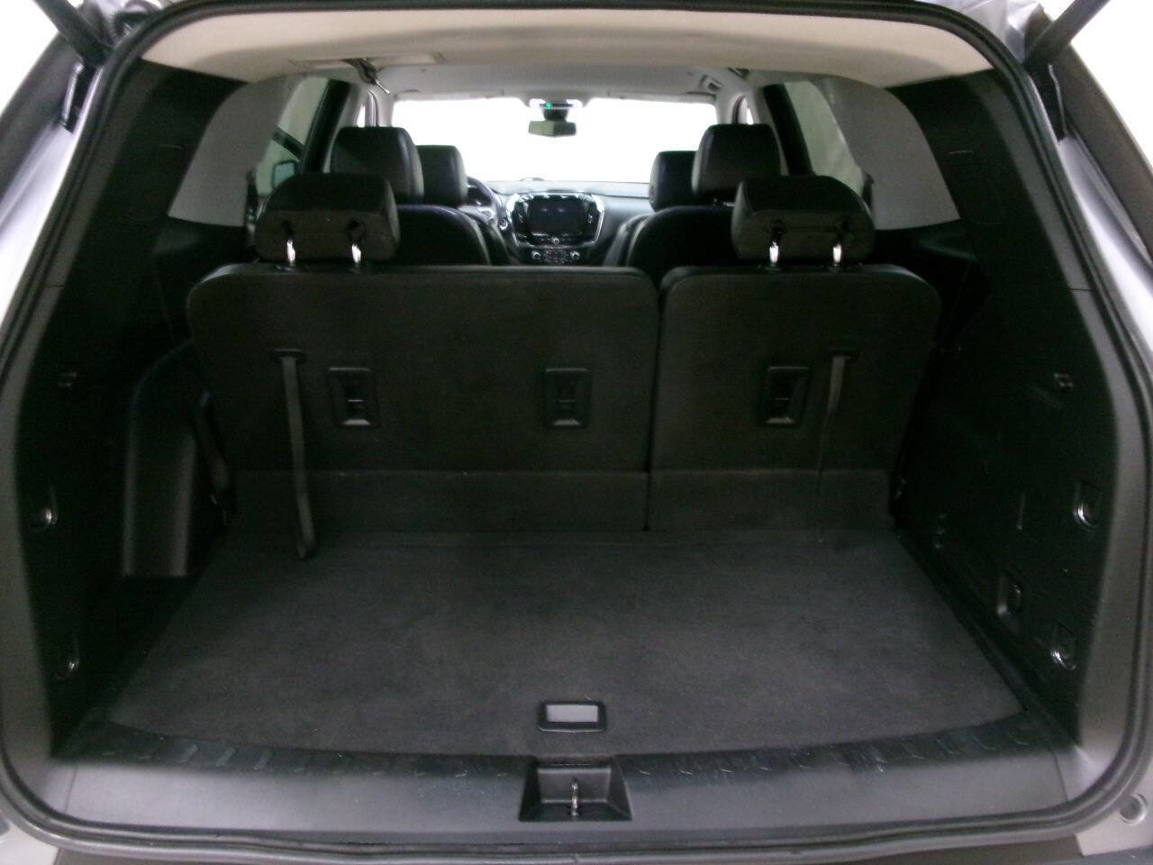 Used 2021 Chevrolet Traverse RS image 25