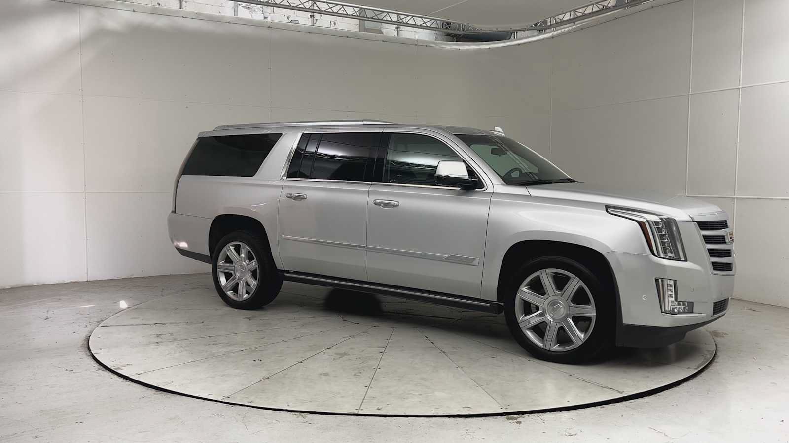 Used 2019 Cadillac Escalade ESV Premium Luxury AWD/4WD image 8