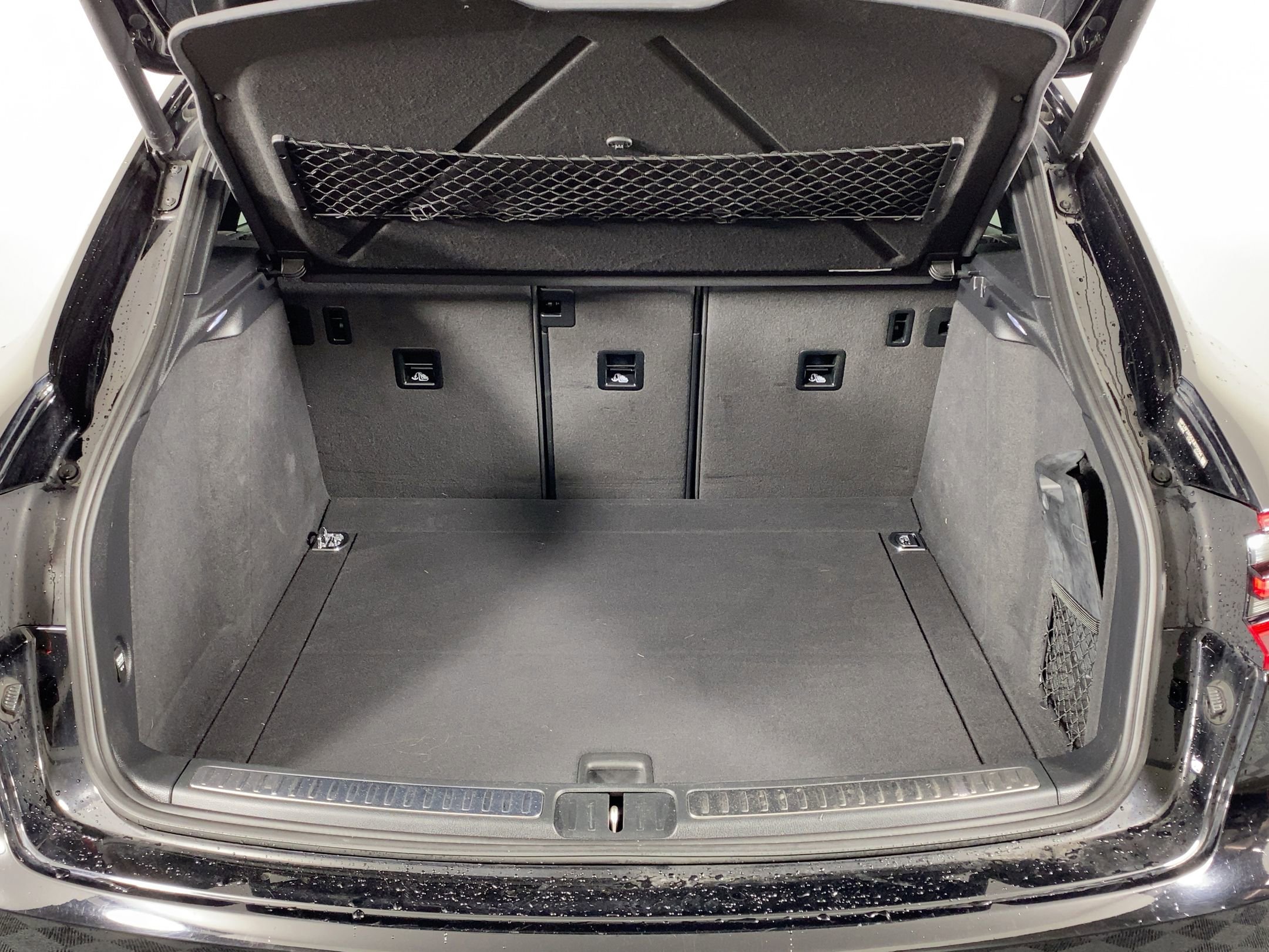 Used 2018 Porsche Macan Turbo w/ Premium Package Plus image 28