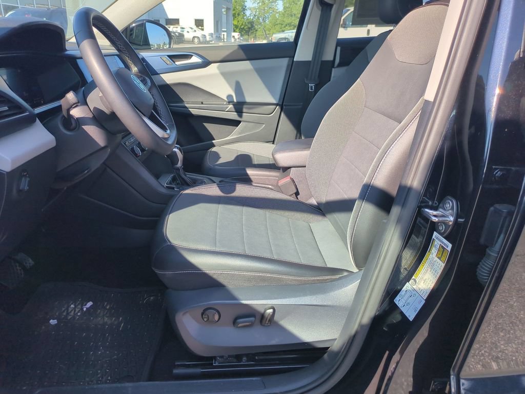 Used 2022 Volkswagen Taos SE AWD/4WD image 15