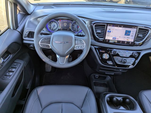 New 2026 Chrysler Voyager LX FWD image 17