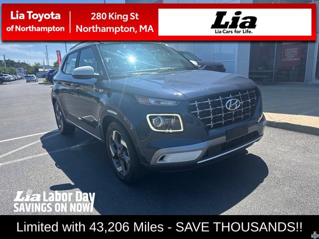 Used 2023 Hyundai Venue Limited FWD image 1