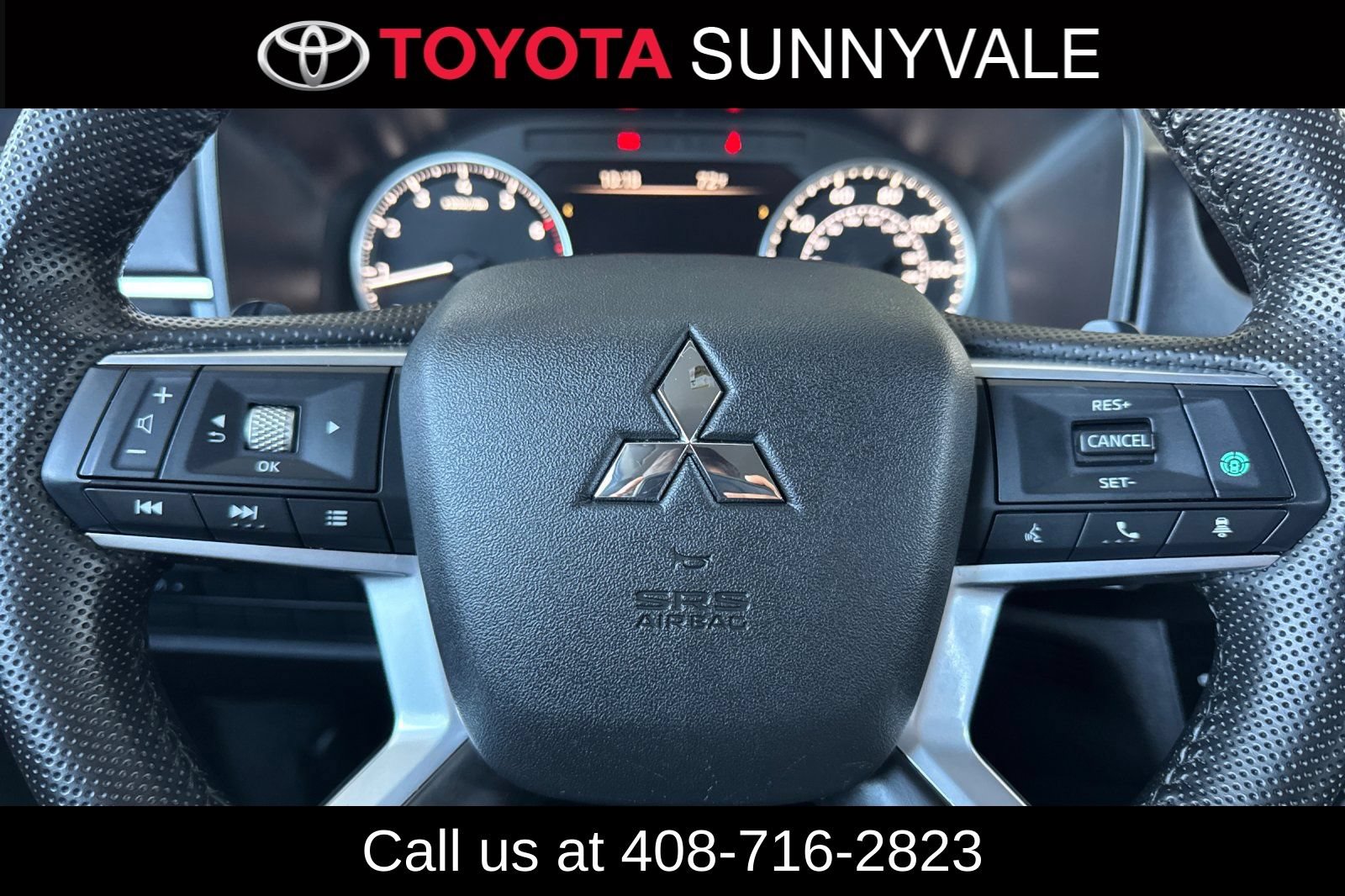 Used 2025 Mitsubishi Outlander SE FWD image 29