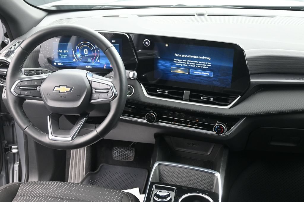 Used 2026 Chevrolet Equinox LT w/ Safety and Technology Package FWD image 14