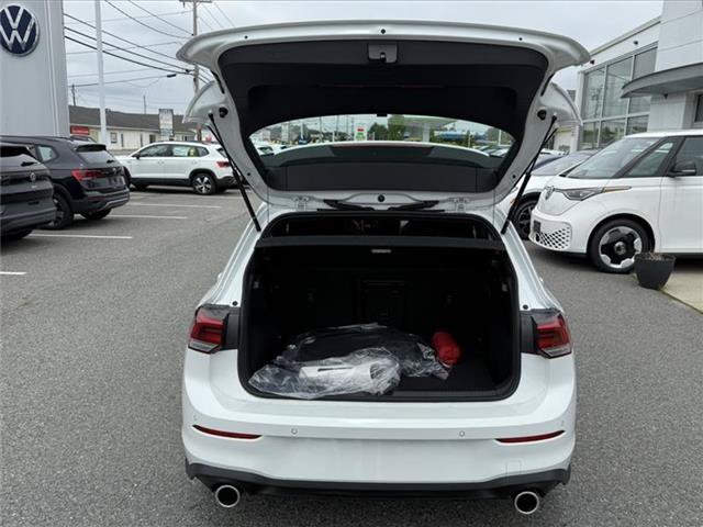 New 2025 Volkswagen GTI SE FWD image 9