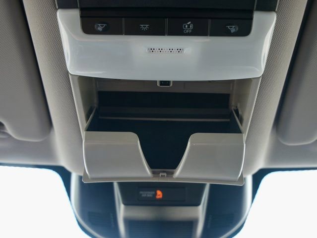 Used 2023 Nissan Rogue SV image 29