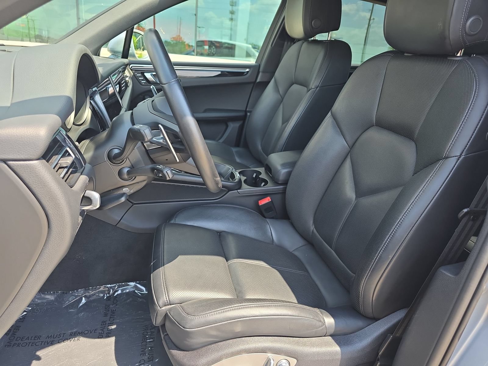 Used 2024 Porsche Macan AWD/4WD image 5