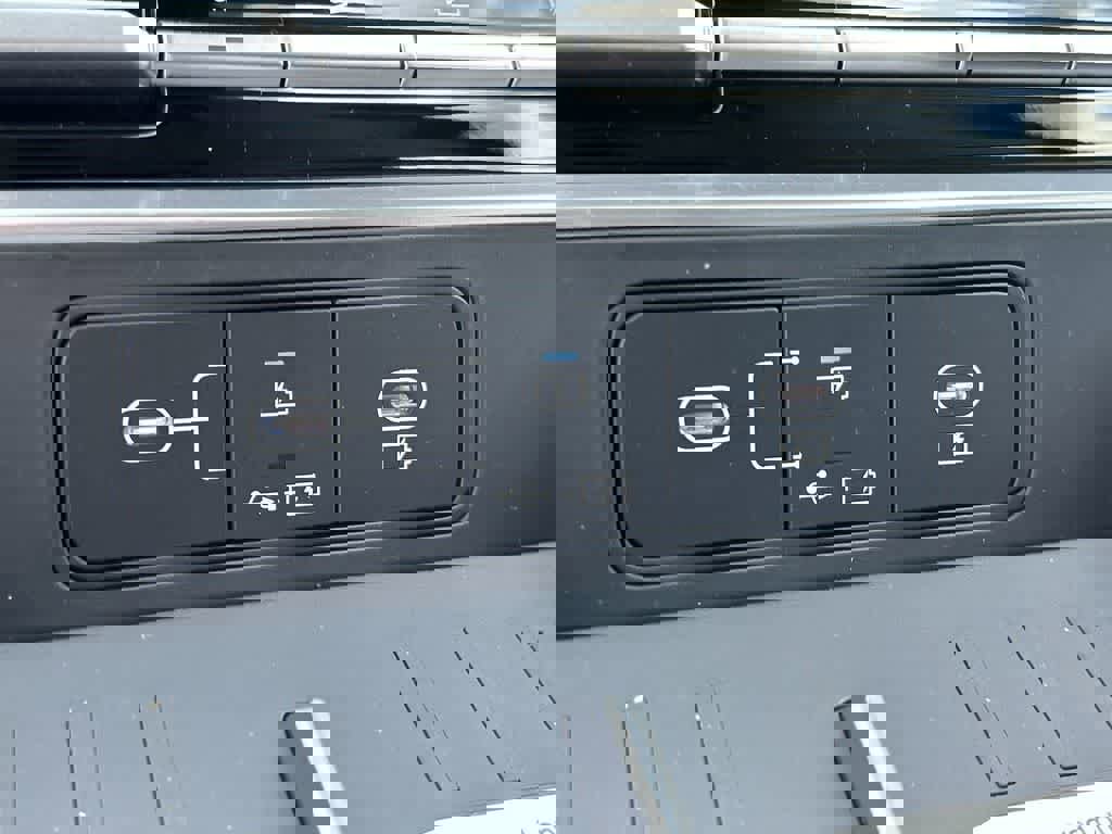 New 2025 Hyundai Santa Fe SE image 31