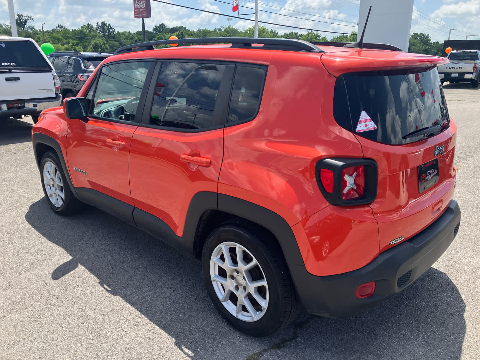 Used 2021 Jeep Renegade Latitude FWD image 5