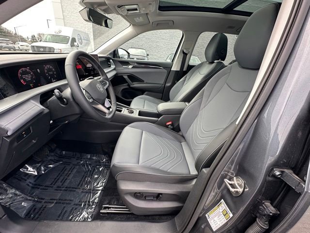 Certified 2025 Volkswagen Tiguan SE w/ Panoramic Sunroof Package image 26
