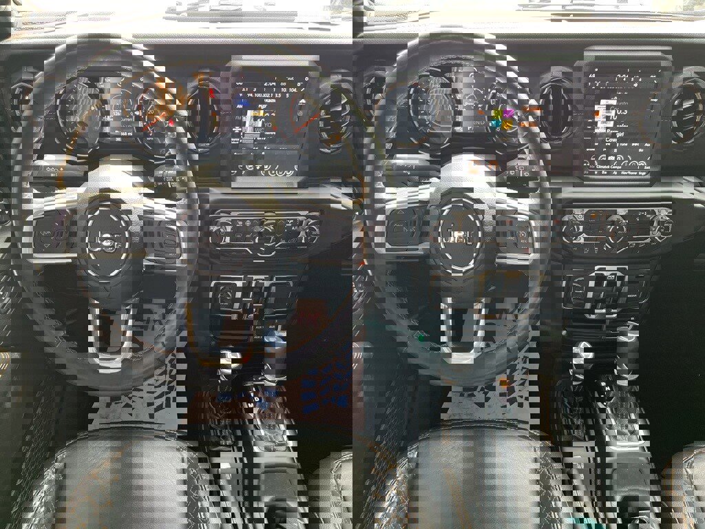 Used 2020 Jeep Wrangler Unlimited Sahara image 12