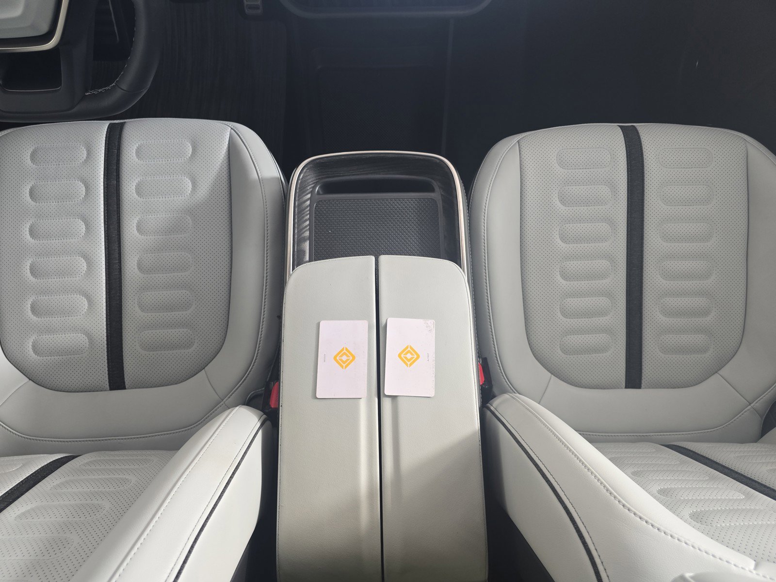 Used 2023 Rivian R1T Adventure AWD/4WD image 29
