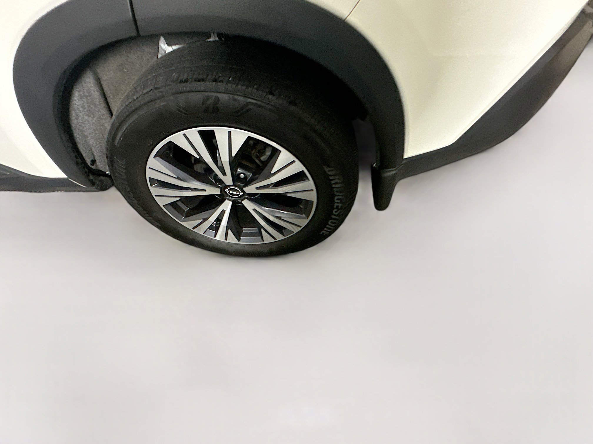 Used 2023 Nissan Rogue SV image 11