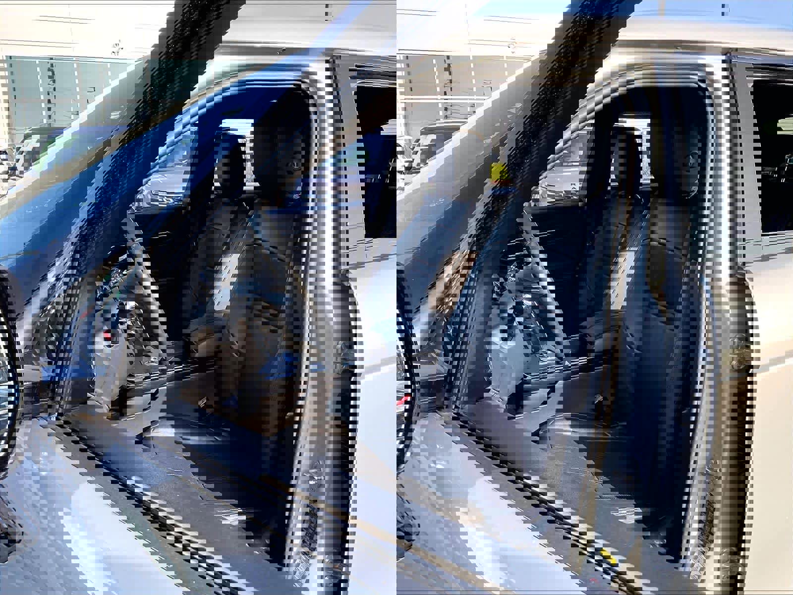 Used 2023 Land Rover Range Rover Evoque R-Dynamic SE image 27