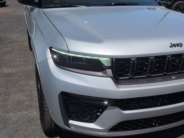 New 2026 Jeep Grand Cherokee L Summit w/ Obsidian Package AWD/4WD image 8