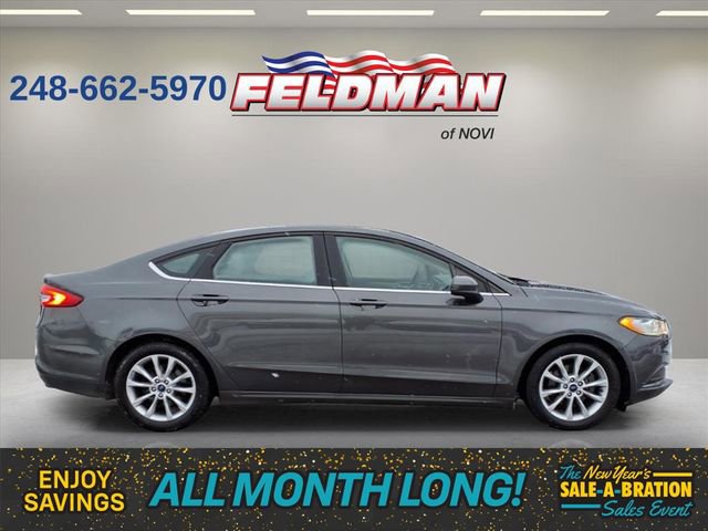 Used 2017 Ford Fusion SE w/ Fusion SE Technology Package image 7