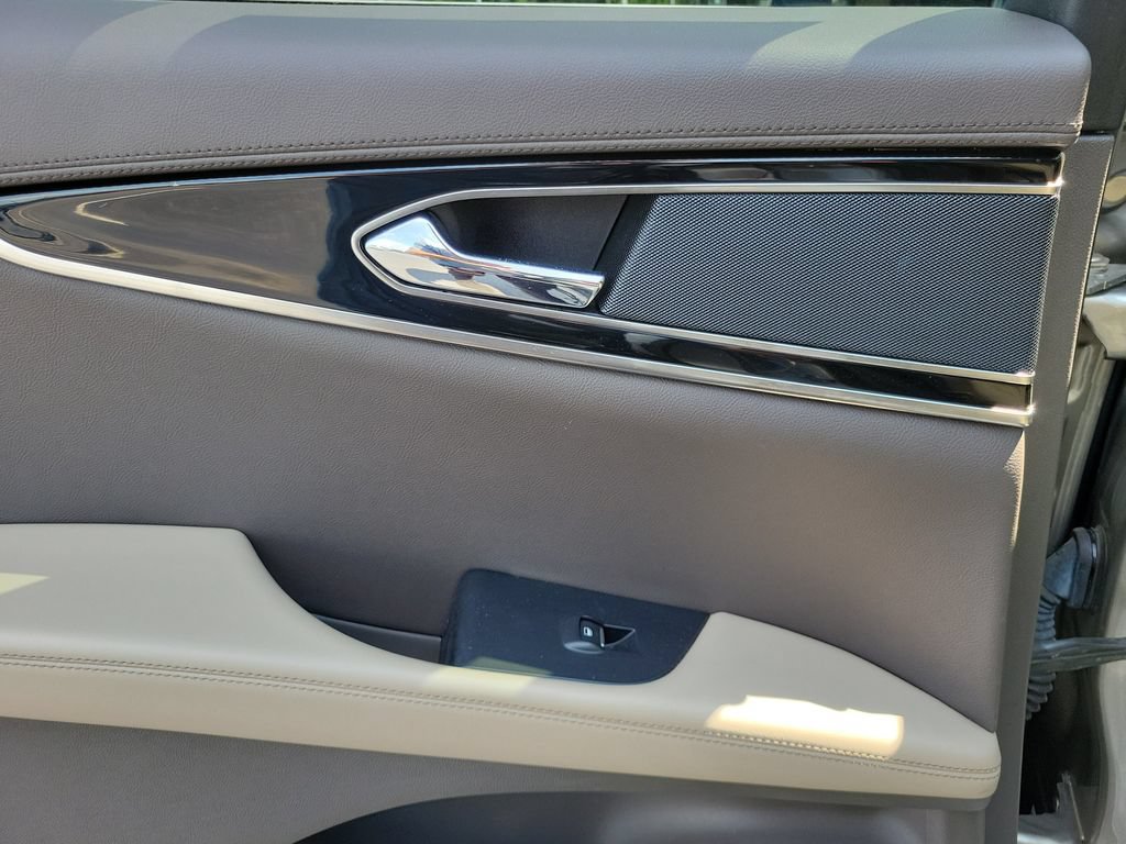 Certified 2023 Lincoln Nautilus Reserve AWD/4WD image 15
