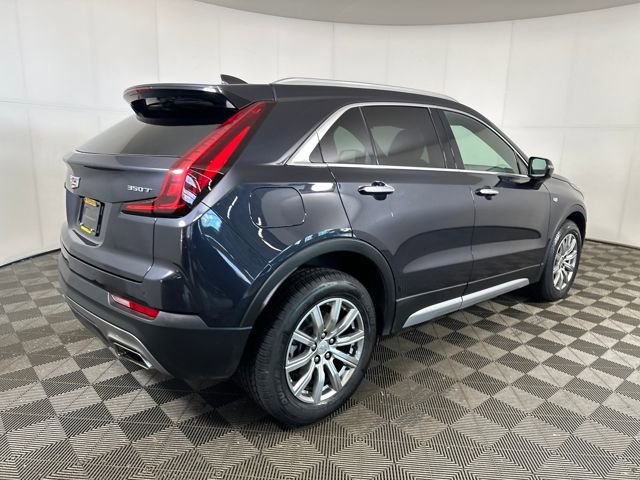 Used 2023 Cadillac XT4 Premium Luxury image 3