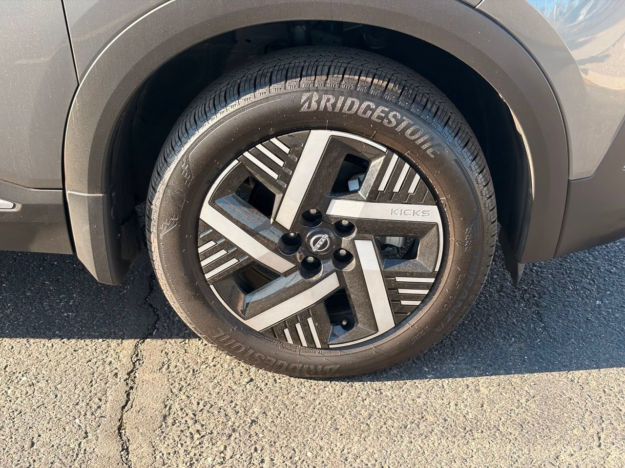 Certified 2025 Nissan Kicks SV FWD image 9