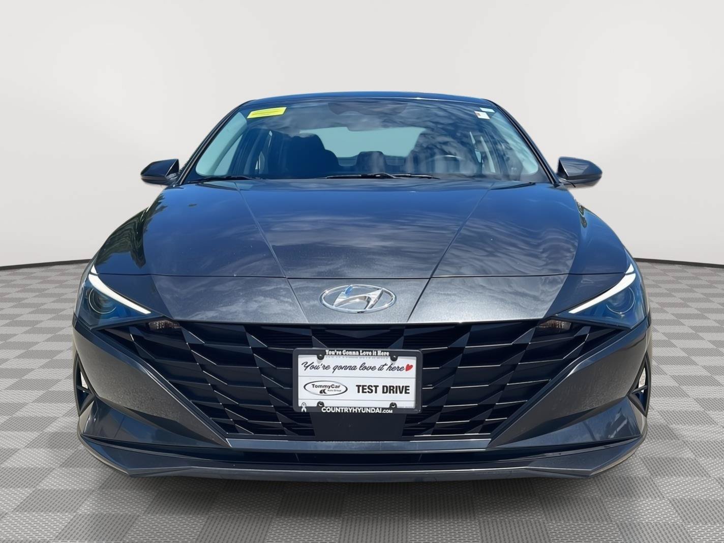 Used 2023 Hyundai Elantra SEL w/ Convenience Package FWD image 2