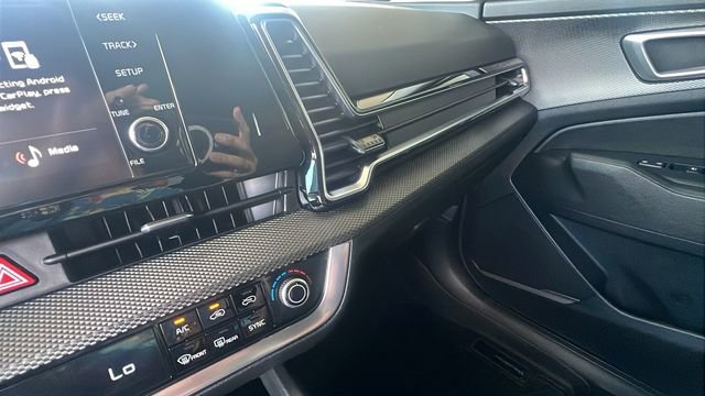 Used 2025 Kia Sportage LX FWD image 18
