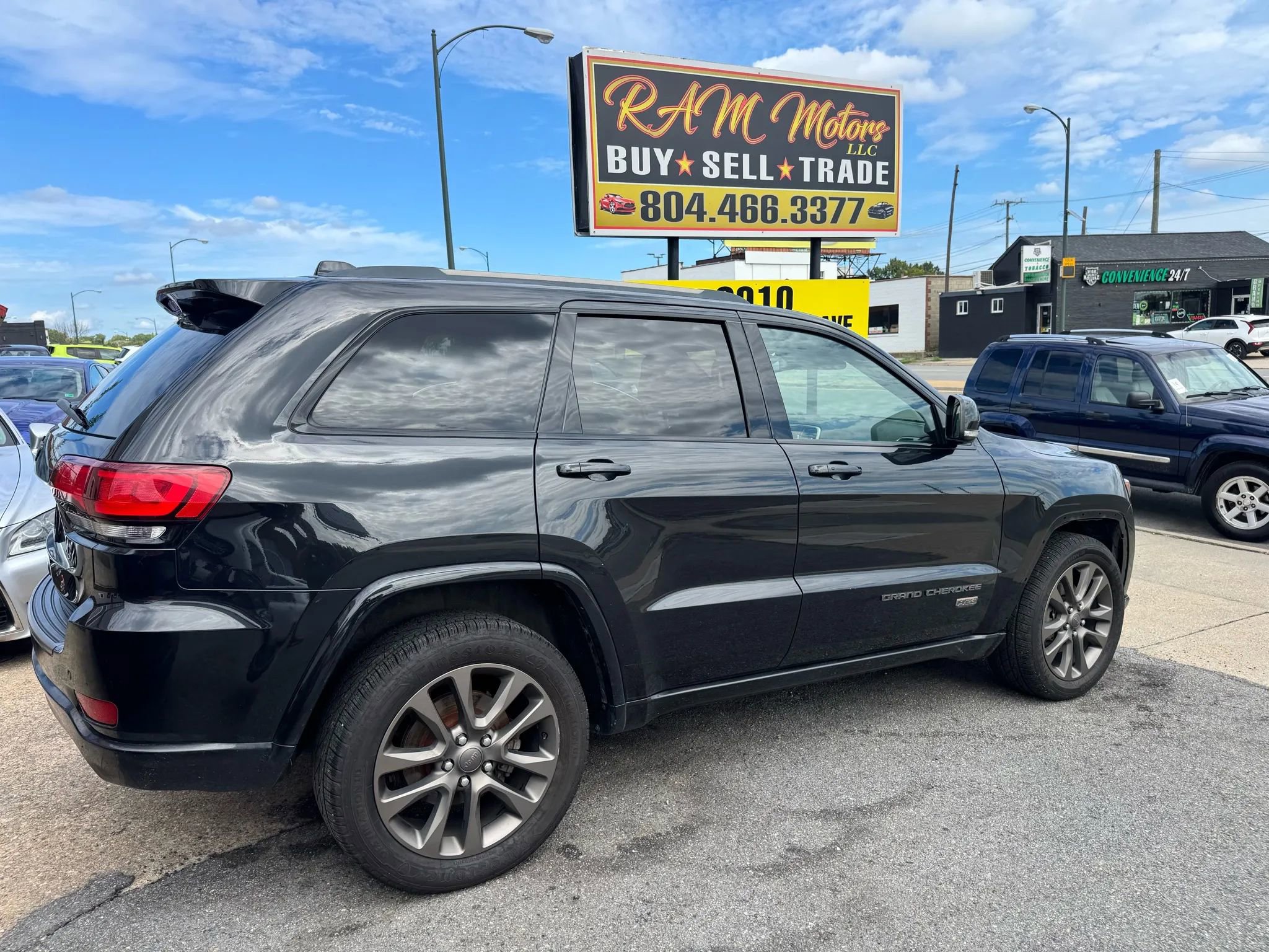 Used 2016 Jeep Grand Cherokee Limited 75th Anniversary image 2