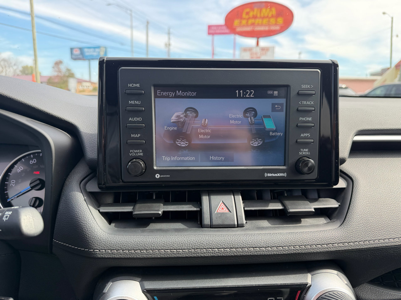 Used 2020 Toyota RAV4 LE image 17