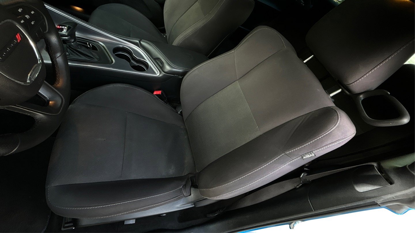 Used 2015 Dodge Challenger R/T RWD image 13