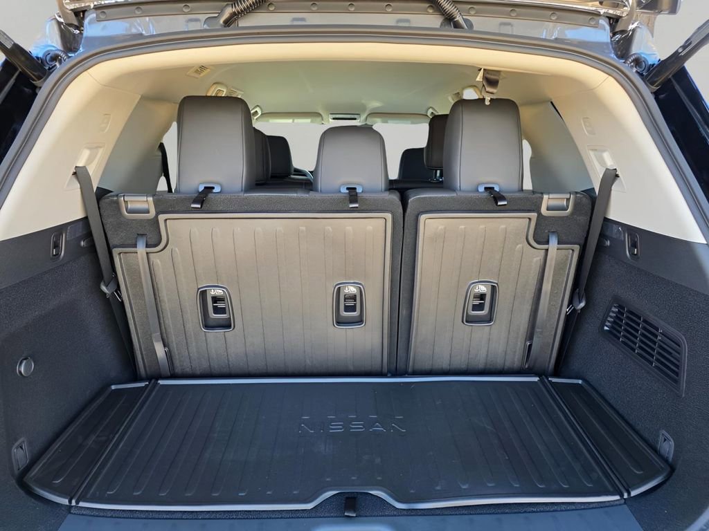 New 2026 Nissan Pathfinder SL image 9