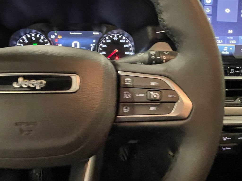 Used 2026 Jeep Compass Limited AWD/4WD image 33