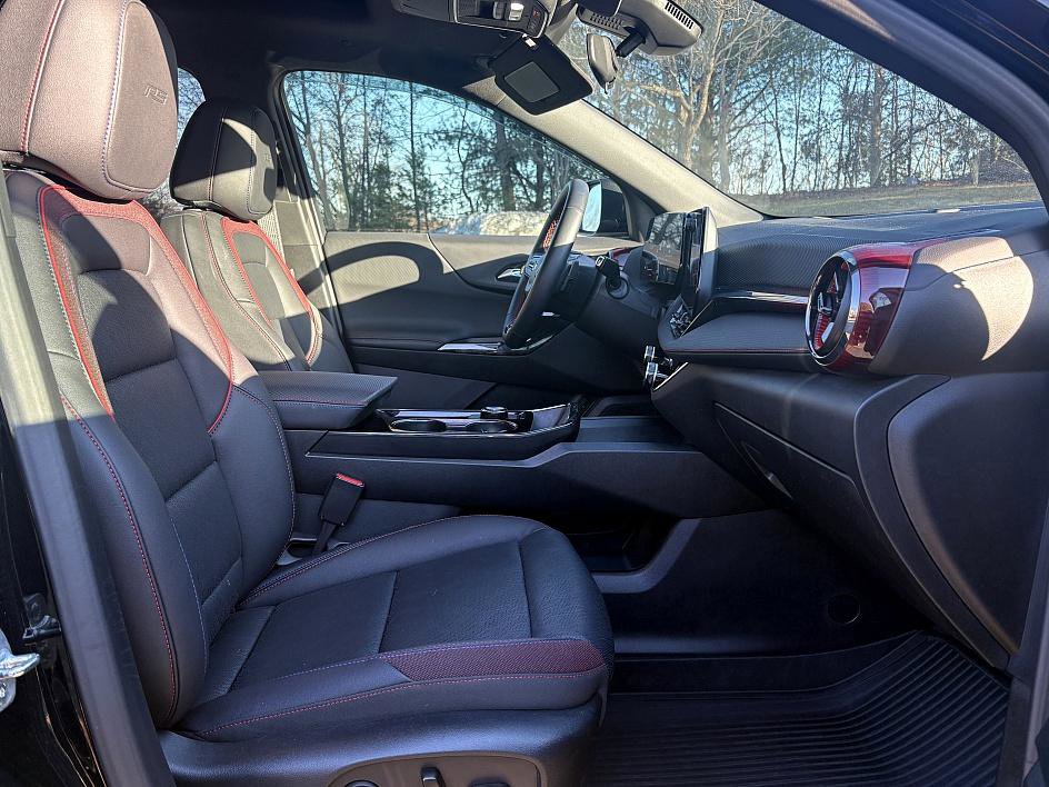 Used 2025 Chevrolet Equinox RS w/ Convenience Package III image 13