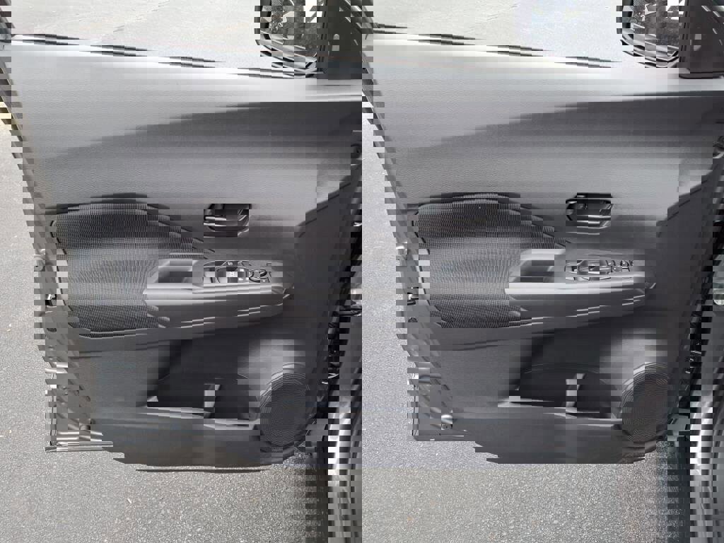 New 2025 Nissan Kicks Play S image 8