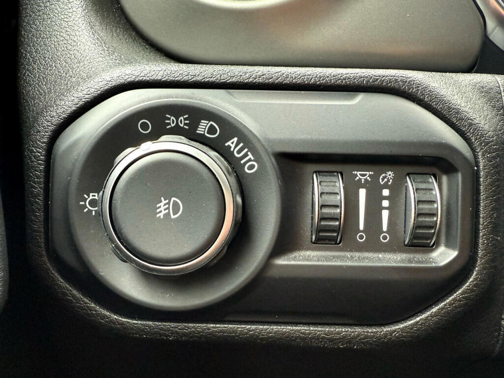 Used 2021 Jeep Wrangler Unlimited Sport image 19