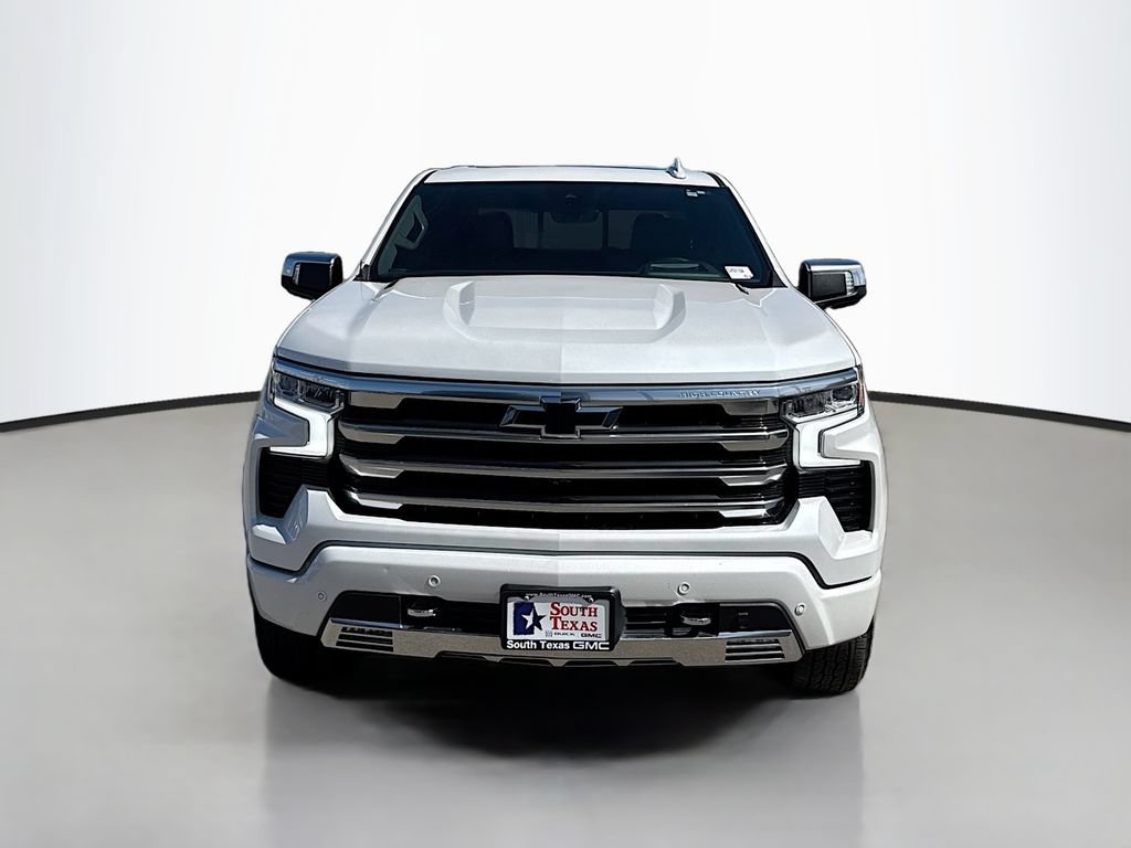 Used 2023 Chevrolet Silverado 1500 High Country w/ Technology Package AWD/4WD image 2