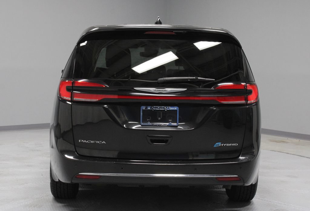 Used 2023 Chrysler Pacifica Touring-L FWD image 9