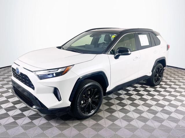 Used 2023 Toyota RAV4 XSE AWD/4WD image 4