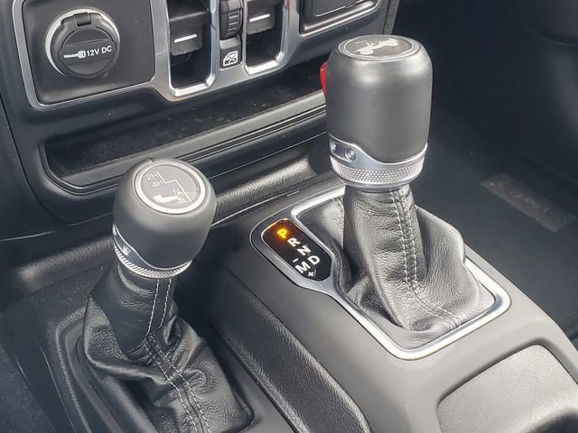 Used 2024 Jeep Wrangler Sahara image 27