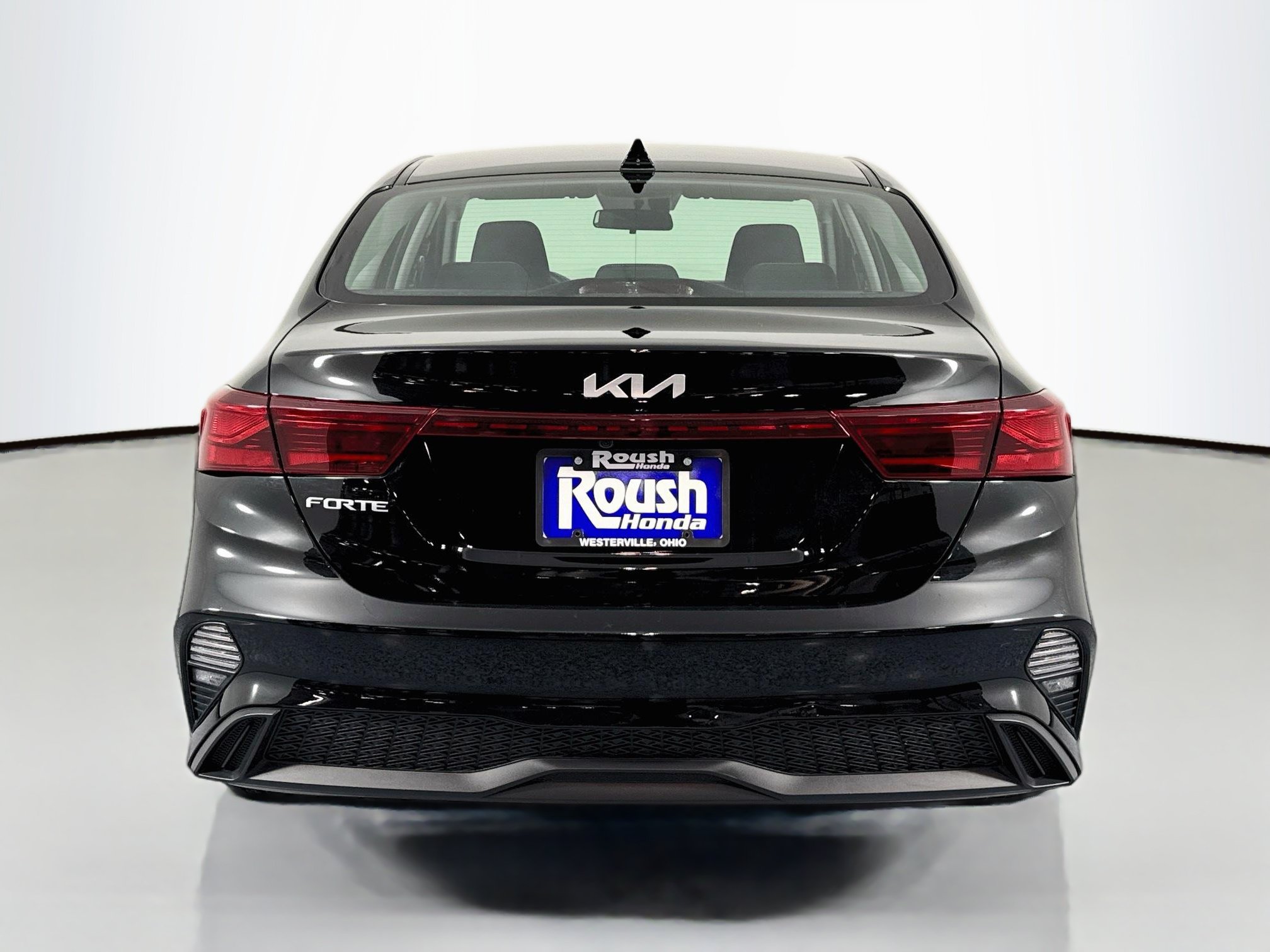 Used 2023 Kia Forte LXS w/ LXS Technology Package FWD image 6
