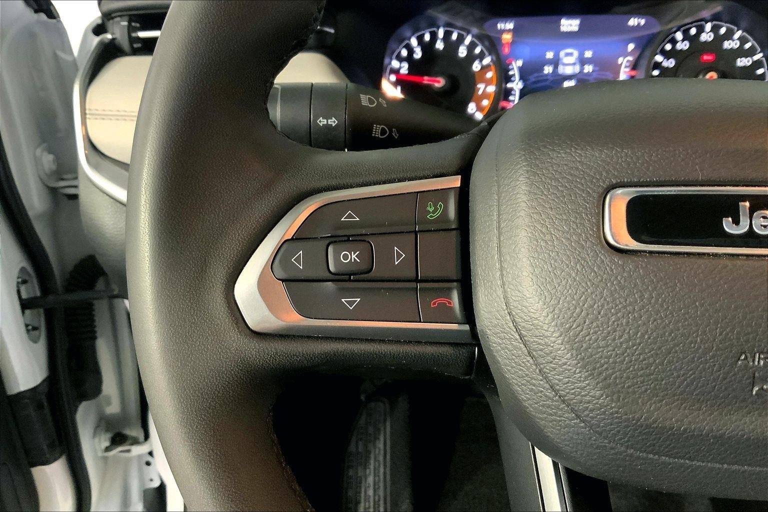 Used 2025 Jeep Compass Limited image 18