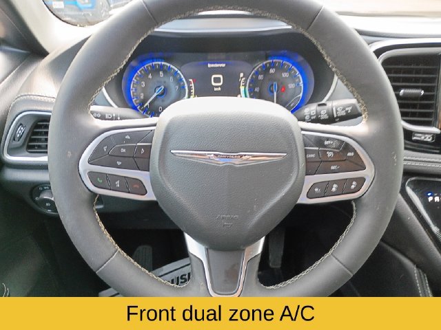 Used 2026 Chrysler Pacifica Limited FWD image 13