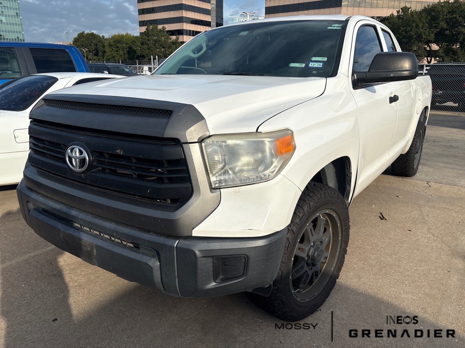 Used 2016 Toyota Tundra SR w/ Tow Package RWD image 2