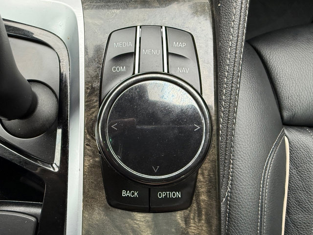Used 2018 BMW M550i xDrive AWD/4WD image 35