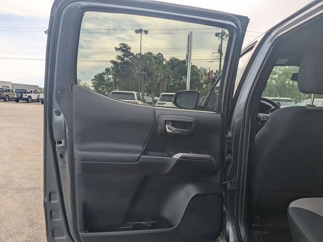 Used 2020 Toyota Tacoma TRD Off-Road w/ Technology Package image 30