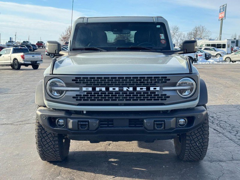 Used 2023 Ford Bronco Badlands image 9