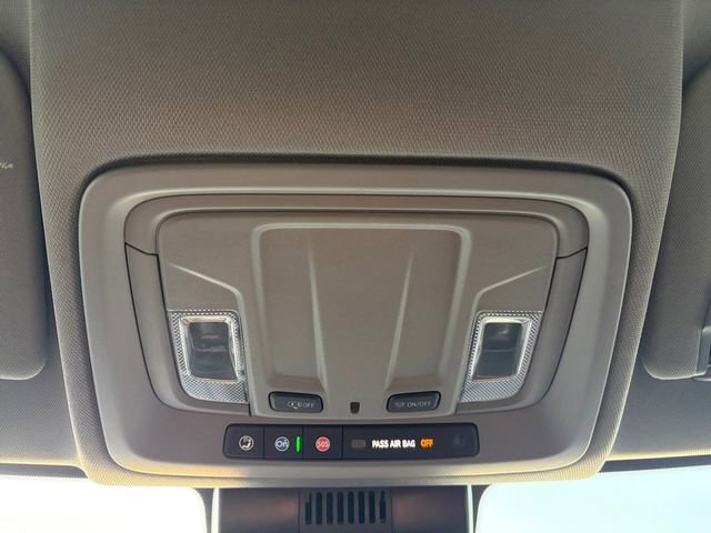 Certified 2025 GMC Sierra 1500 SLT image 12