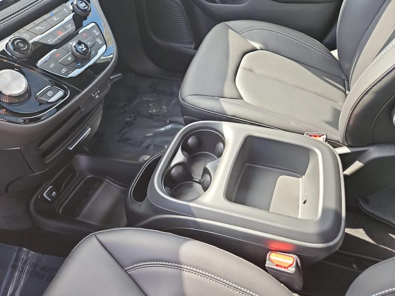 New 2026 Chrysler Pacifica Select w/ S Appearance Package FWD image 32